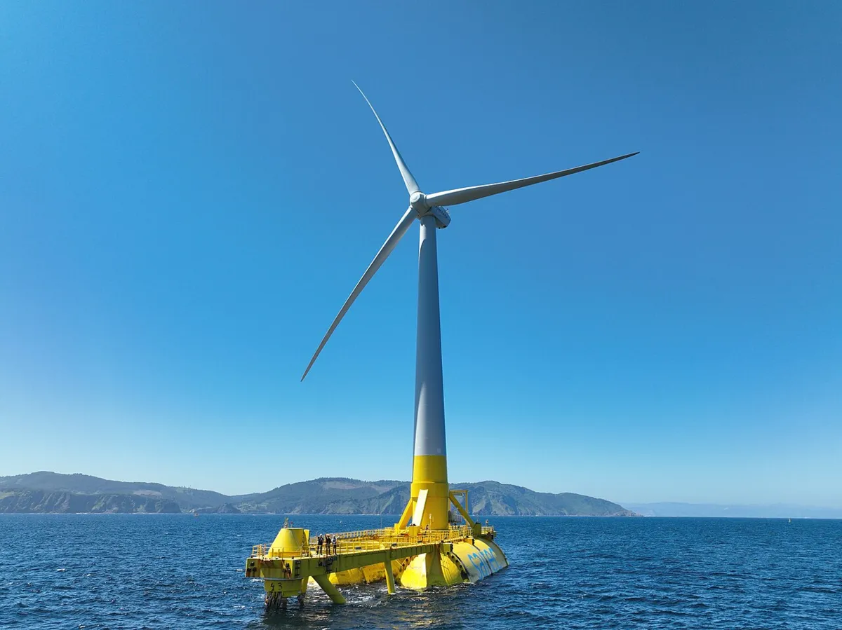 Team_Utopia_org__wikimedia_org__floating_offshore_wind.webp